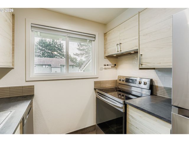 5160 Sw 180TH Ave, Beaverton, OR 97078