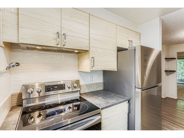 5160 Sw 180TH Ave, Beaverton, OR 97078