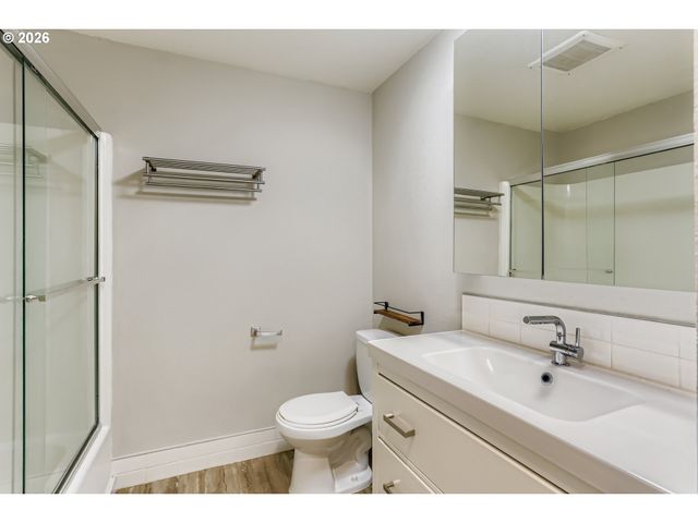 5160 Sw 180TH Ave, Beaverton, OR 97078