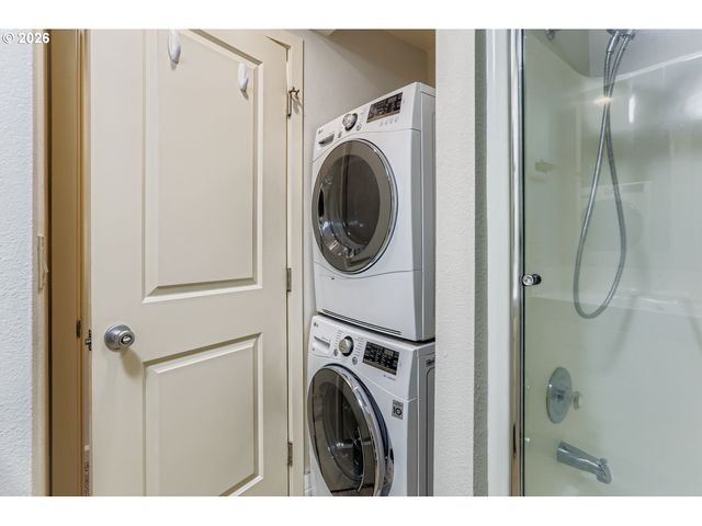 5160 Sw 180TH Ave, Beaverton, OR 97078