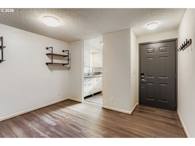 5160 Sw 180TH Ave, Beaverton, OR 97078