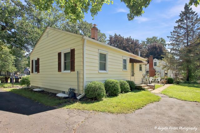 716 Kirkwood Avenue, Winthrop Harbor, IL 60096