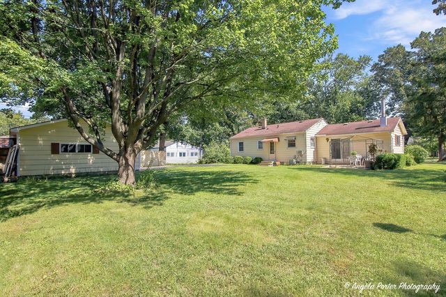 716 Kirkwood Avenue, Winthrop Harbor, IL 60096
