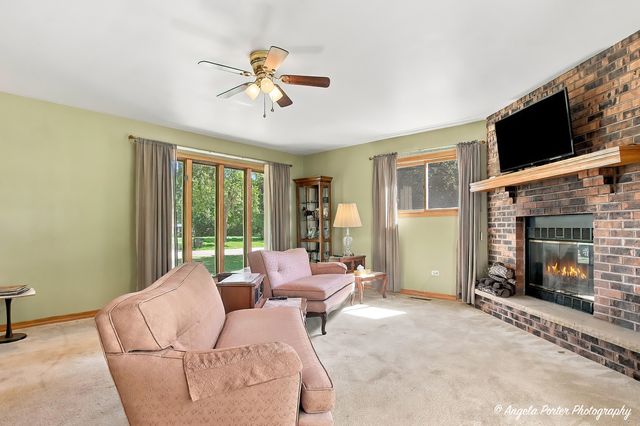 716 Kirkwood Avenue, Winthrop Harbor, IL 60096
