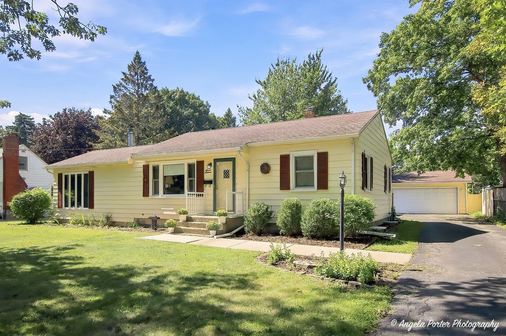 716 Kirkwood Avenue, Winthrop Harbor, IL 60096