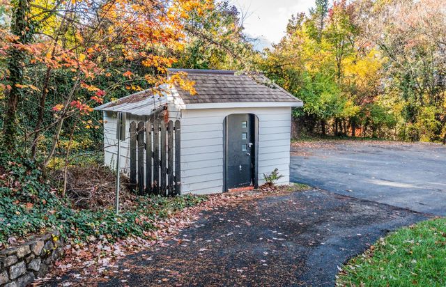 4622 Grandin RD, Roanoke, VA 24018