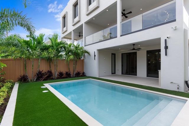 3099 Banyan Road B, Boca Raton, FL 33432