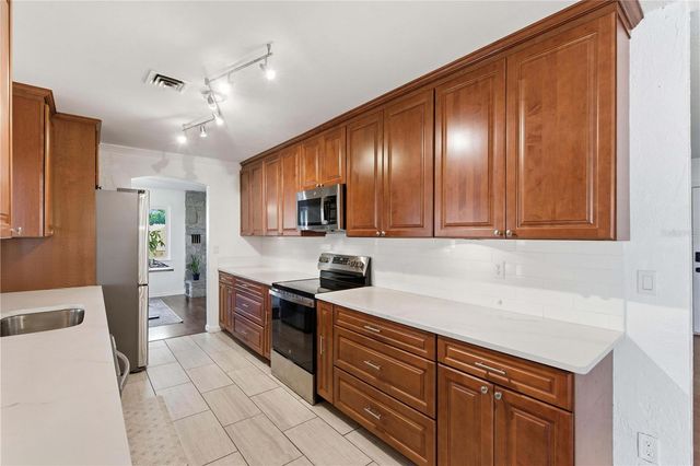 1540 WALNUT STREET, Clearwater, FL 33755