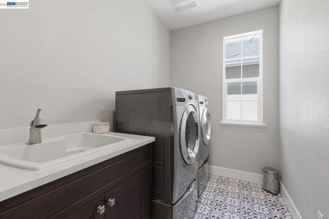 37515 Sea Bank Street, Newark, CA 94560