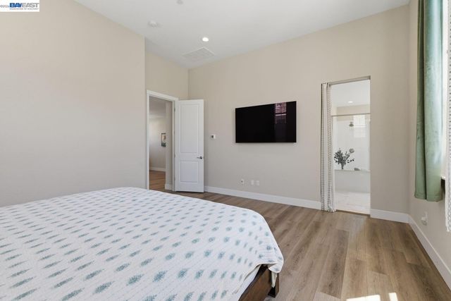 37515 Sea Bank Street, Newark, CA 94560