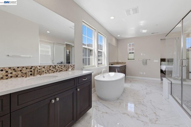 37515 Sea Bank Street, Newark, CA 94560