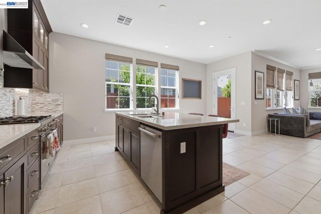 37515 Sea Bank Street, Newark, CA 94560
