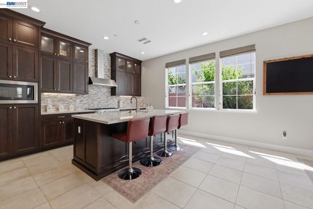 37515 Sea Bank Street, Newark, CA 94560