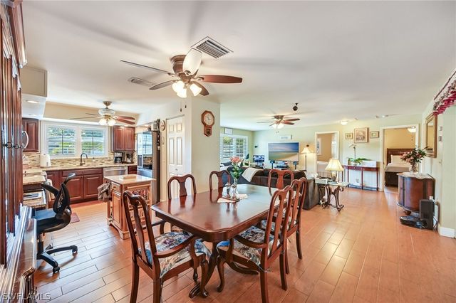 20 Maui CIR 20, Naples, FL 34112