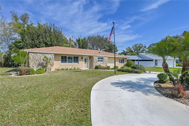 20 Maui CIR 20, Naples, FL 34112