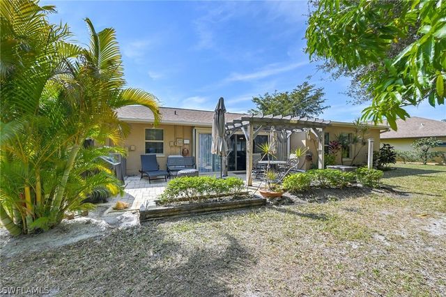 20 Maui CIR 20, Naples, FL 34112