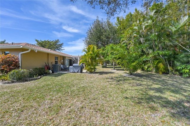 20 Maui CIR 20, Naples, FL 34112