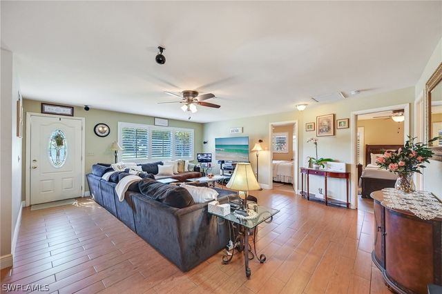 20 Maui CIR 20, Naples, FL 34112