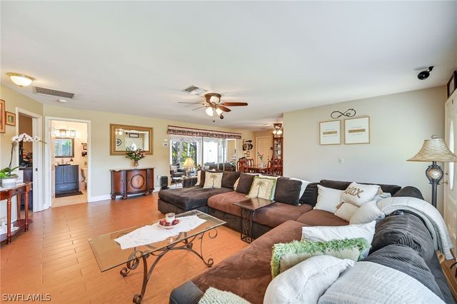 20 Maui CIR 20, Naples, FL 34112