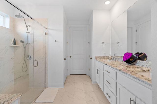 5713 Alamosa Clearing DR, Lakeway, TX 78738