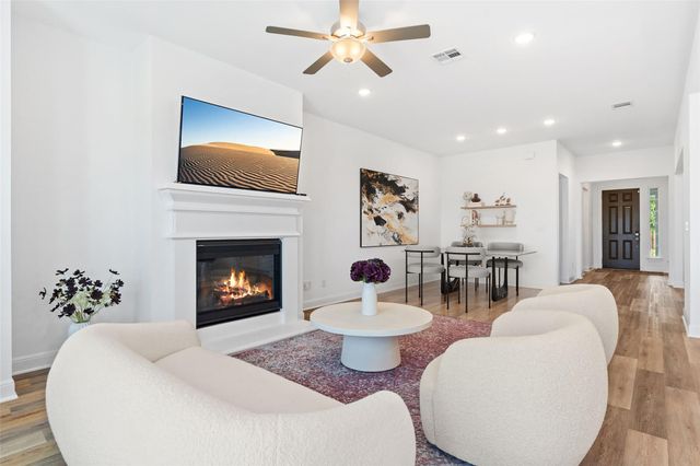 5713 Alamosa Clearing DR, Lakeway, TX 78738