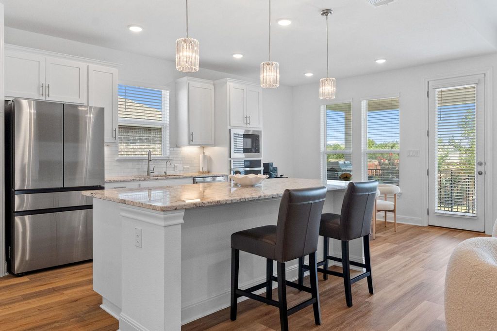 5713 Alamosa Clearing DR, Lakeway, TX 78738