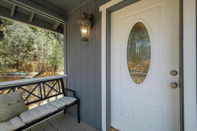 18744 Joseph Dr, Grass Valley, CA 95949