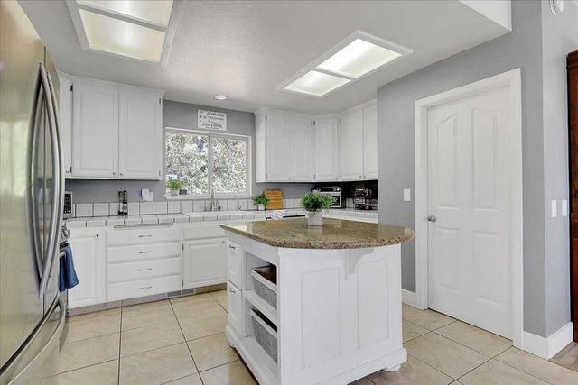 18744 Joseph Dr, Grass Valley, CA 95949