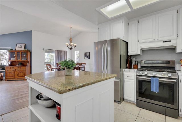 18744 Joseph Dr, Grass Valley, CA 95949
