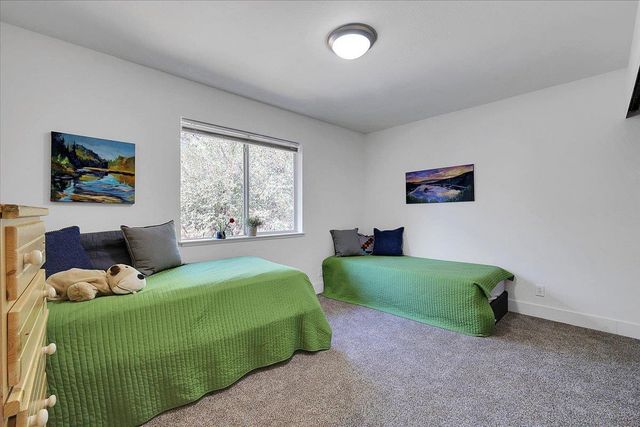 18744 Joseph Dr, Grass Valley, CA 95949