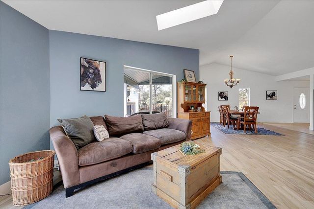 18744 Joseph Dr, Grass Valley, CA 95949