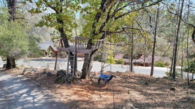 18744 Joseph Dr, Grass Valley, CA 95949