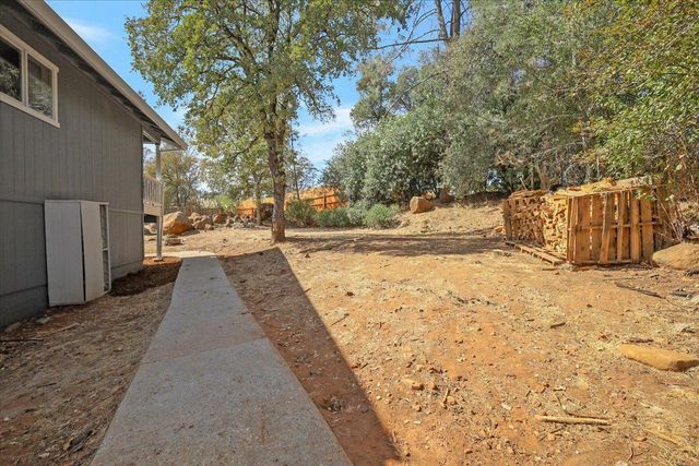18744 Joseph Dr, Grass Valley, CA 95949