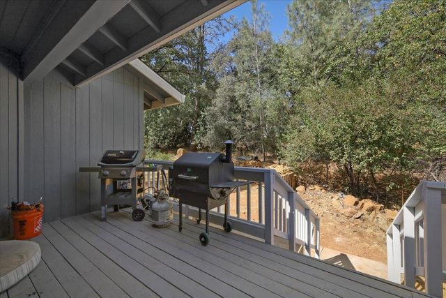 18744 Joseph Dr, Grass Valley, CA 95949