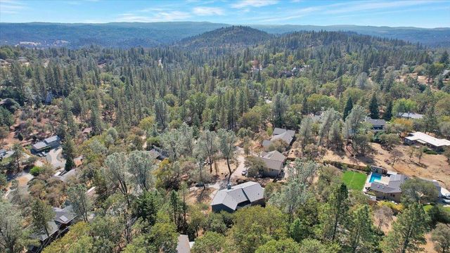18744 Joseph Dr, Grass Valley, CA 95949