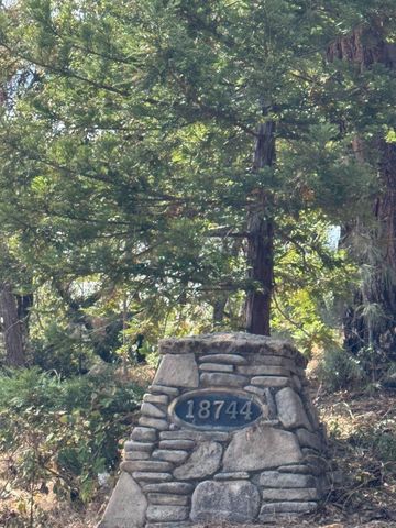 18744 Joseph Dr, Grass Valley, CA 95949