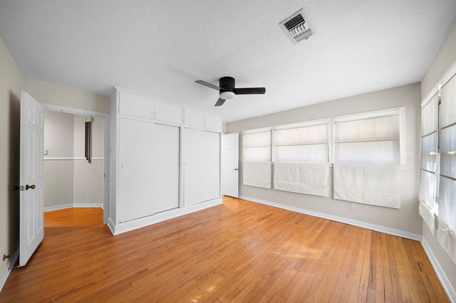 215 Fairbanks Street, Houston, TX 77009