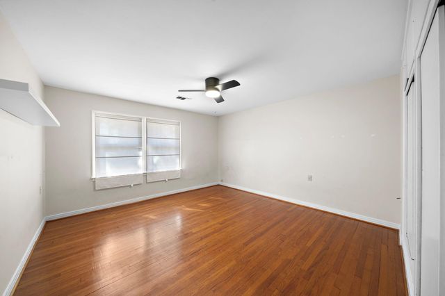 215 Fairbanks Street, Houston, TX 77009