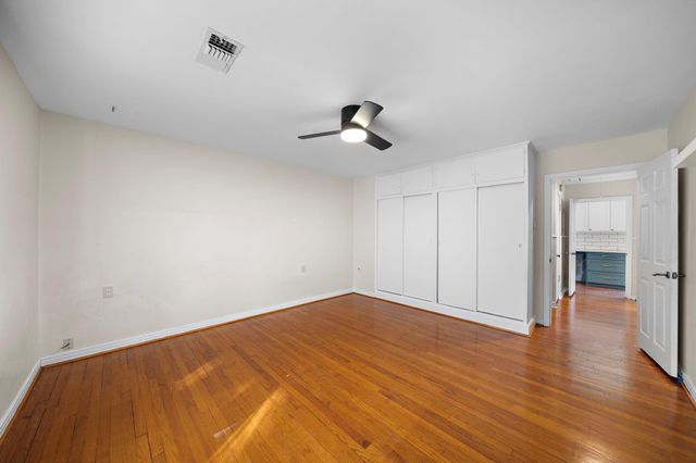 215 Fairbanks Street, Houston, TX 77009