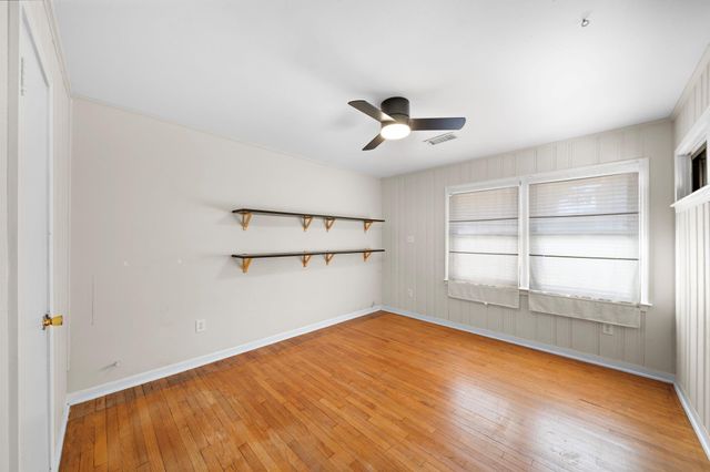 215 Fairbanks Street, Houston, TX 77009