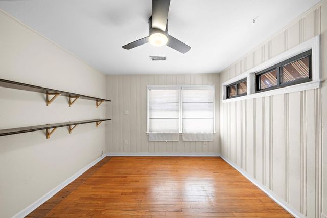 215 Fairbanks Street, Houston, TX 77009