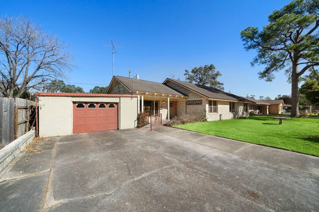 215 Fairbanks Street, Houston, TX 77009