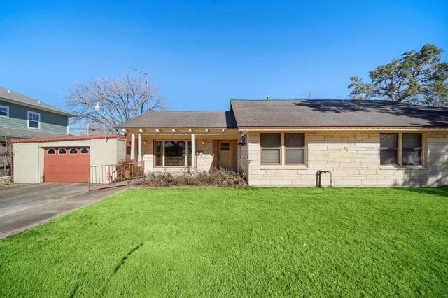 215 Fairbanks Street, Houston, TX 77009