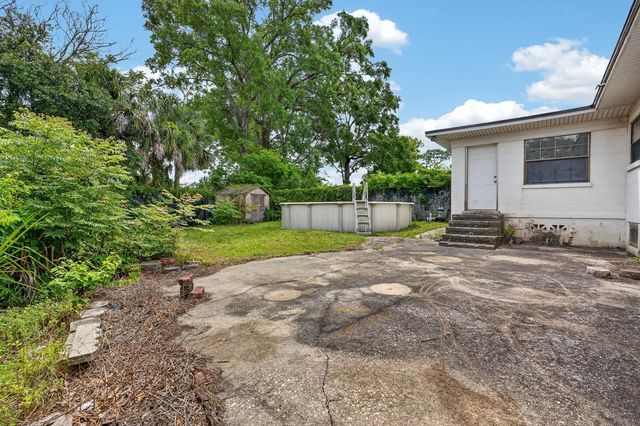 1241 Lorento St, Jacksonville, FL 32211