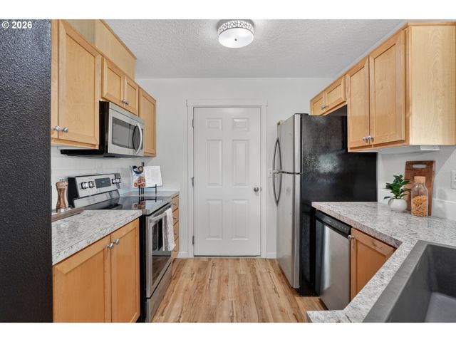 14600 Sw MAGPIE Ln 101, Beaverton, OR 97007