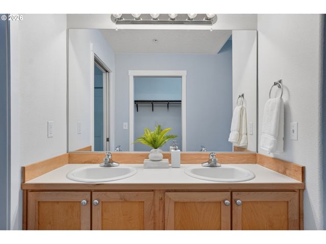 14600 Sw MAGPIE Ln 101, Beaverton, OR 97007