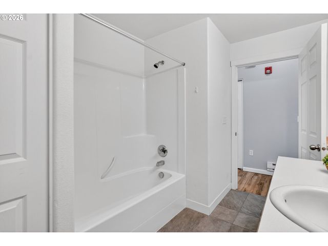 14600 Sw MAGPIE Ln 101, Beaverton, OR 97007