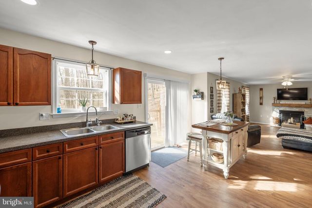 1105 HENRY DR, Winchester, VA 22602