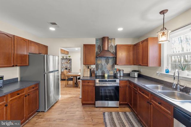 1105 HENRY DR, Winchester, VA 22602