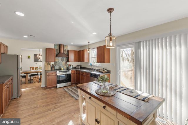 1105 HENRY DR, Winchester, VA 22602